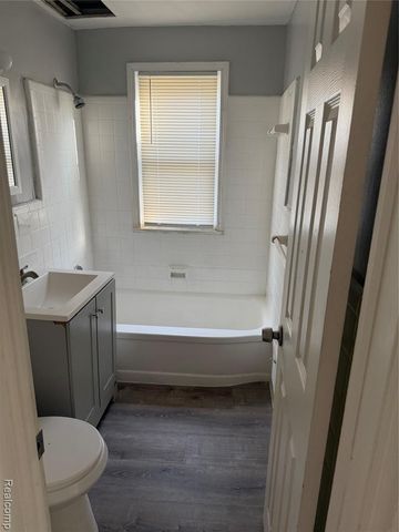 4651 Chatsworth Street, Detroit, MI 48224