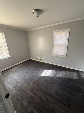 4651 Chatsworth Street, Detroit, MI 48224