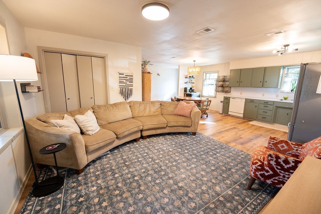 509 W South Street, Lindale, TX 75771