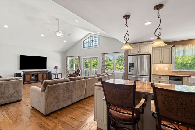 55 Crescent St, Bridgewater, MA 02324