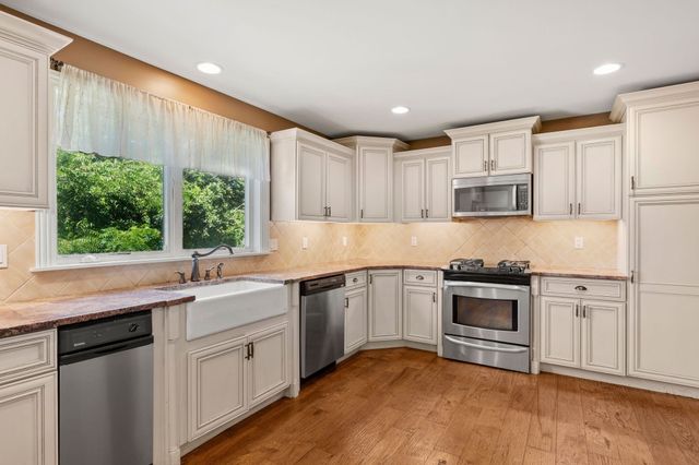 55 Crescent St, Bridgewater, MA 02324