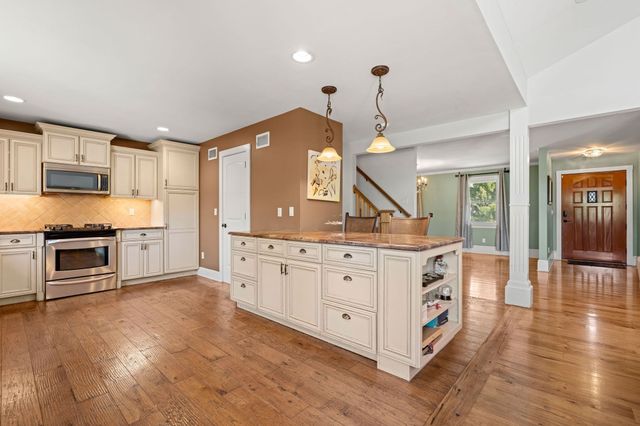 55 Crescent St, Bridgewater, MA 02324