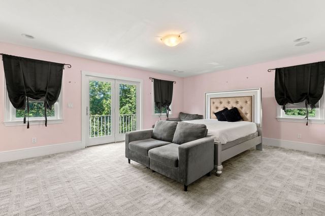 55 Crescent St, Bridgewater, MA 02324