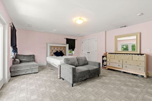 55 Crescent St, Bridgewater, MA 02324
