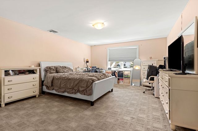 55 Crescent St, Bridgewater, MA 02324