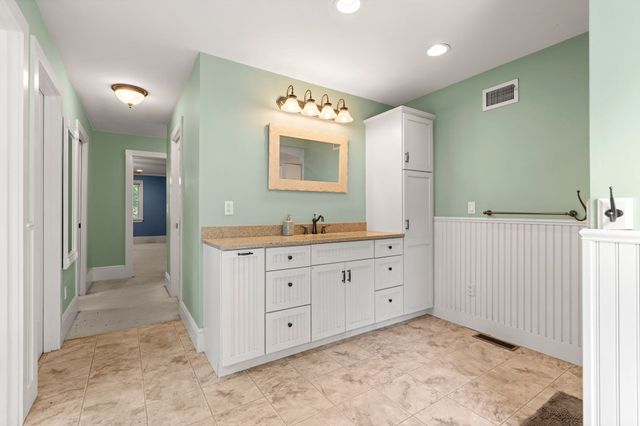 55 Crescent St, Bridgewater, MA 02324