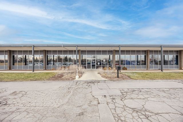 1333 S Schoolhouse Road, New Lenox, IL 60451