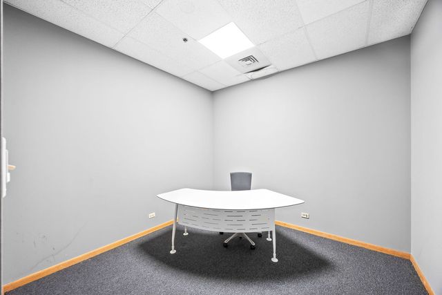 1333 S Schoolhouse Road, New Lenox, IL 60451