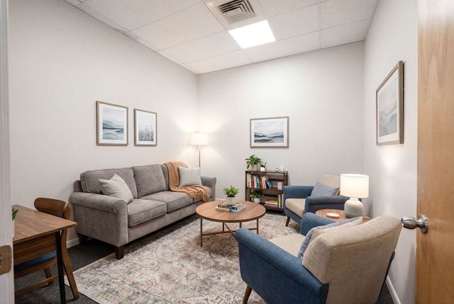 1333 S Schoolhouse Road, New Lenox, IL 60451