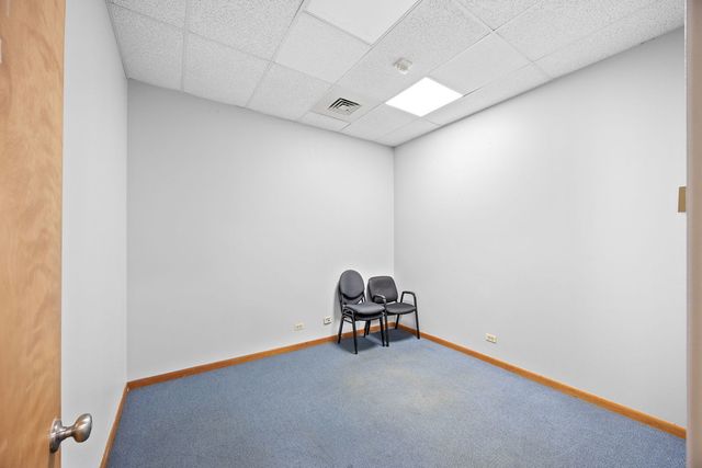 1333 S Schoolhouse Road, New Lenox, IL 60451