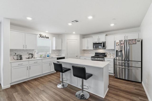 1541 Seneca Drive, Madera, CA 93637