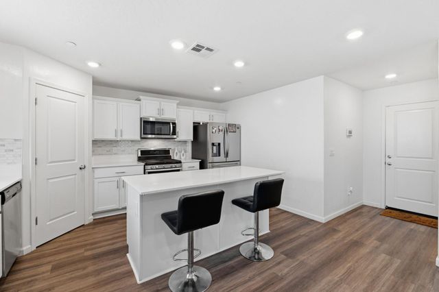 1541 Seneca Drive, Madera, CA 93637