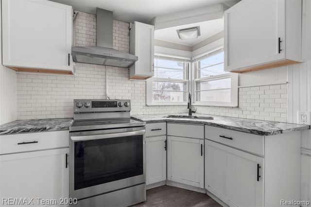 18943 Lathers Street, Livonia, MI 48152