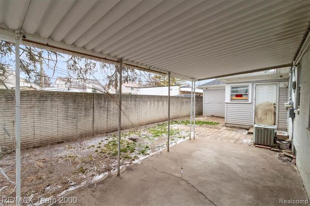 18943 Lathers Street, Livonia, MI 48152