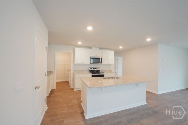 463 Coconut Drive, Bloomingdale, GA 31302