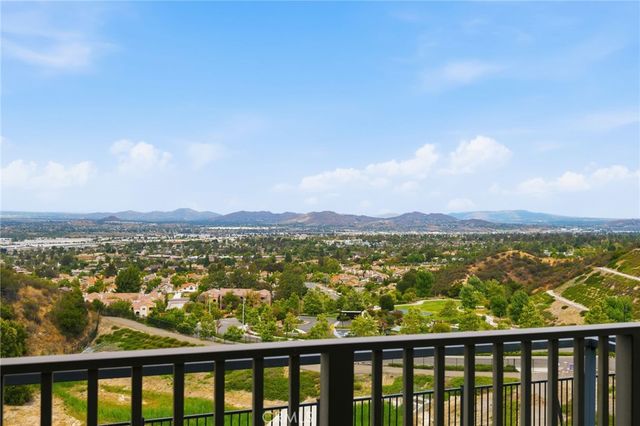 2521 Chad Zeller Lane, Corona, CA 92882
