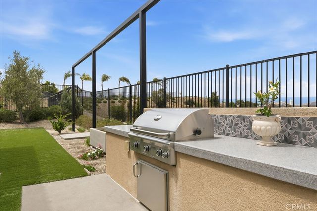 2521 Chad Zeller Lane, Corona, CA 92882