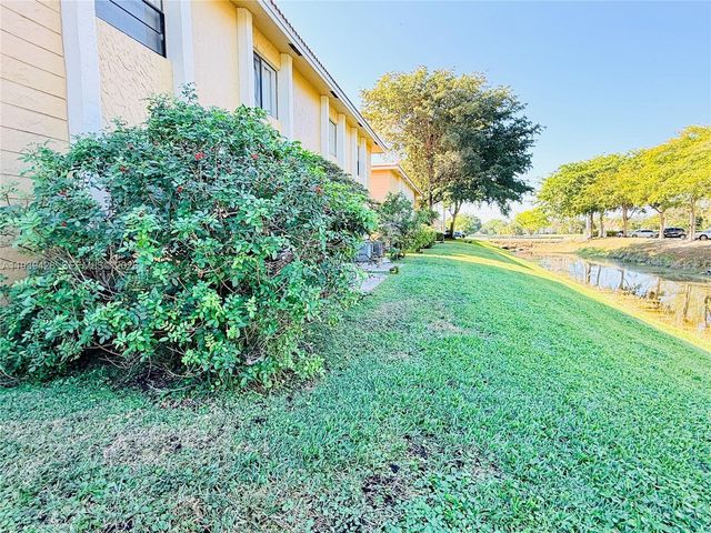 2651 Riverside Dr 3, Coral Springs, FL 33065