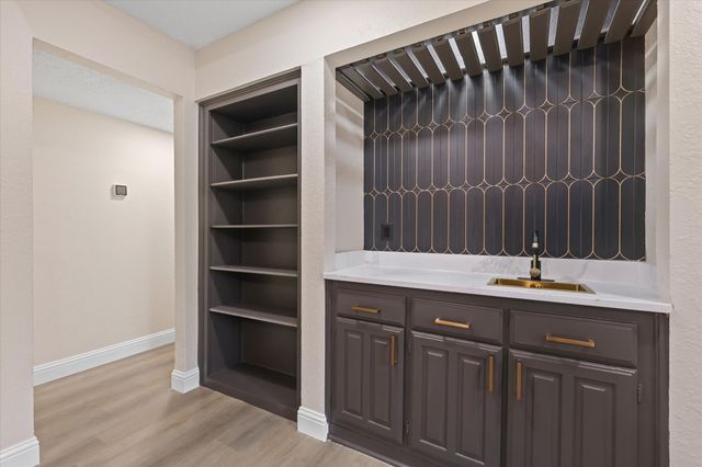 3916 Waterford Way, Denton, TX 76210