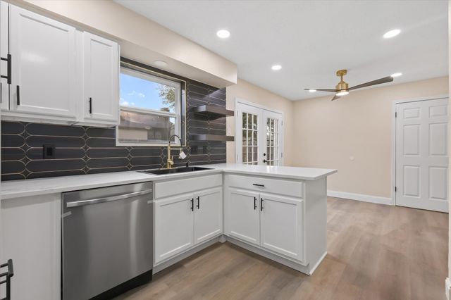 3916 Waterford Way, Denton, TX 76210