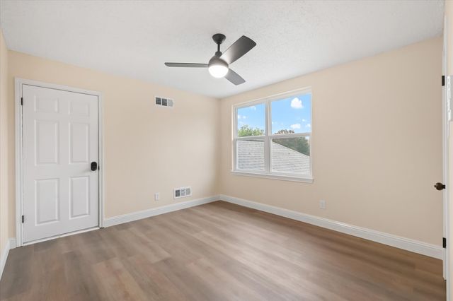 3916 Waterford Way, Denton, TX 76210