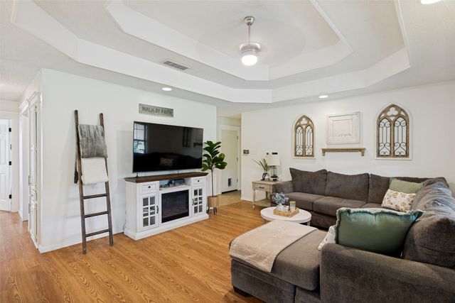 2648 Shadow Ridge Drive, Burleson, TX 76028