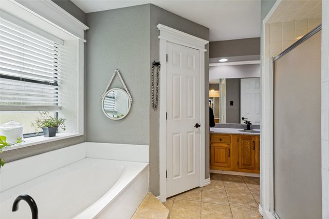 2648 Shadow Ridge Drive, Burleson, TX 76028