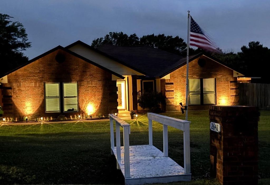 2648 Shadow Ridge Drive, Burleson, TX 76028