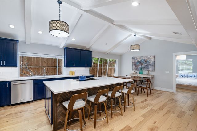 6334 Oakleaf Road, Dallas, TX 75248