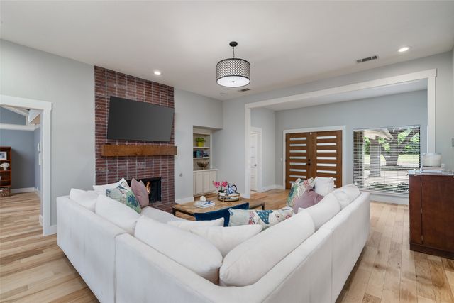6334 Oakleaf Road, Dallas, TX 75248