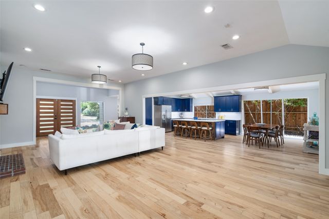 6334 Oakleaf Road, Dallas, TX 75248