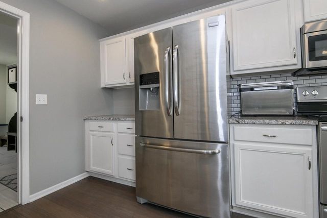 W231N7020 Homestead COURT, Sussex, WI 53089