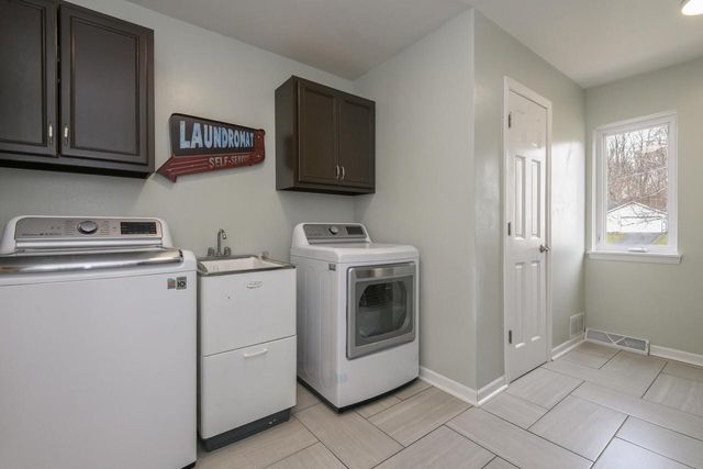 W231N7020 Homestead COURT, Sussex, WI 53089