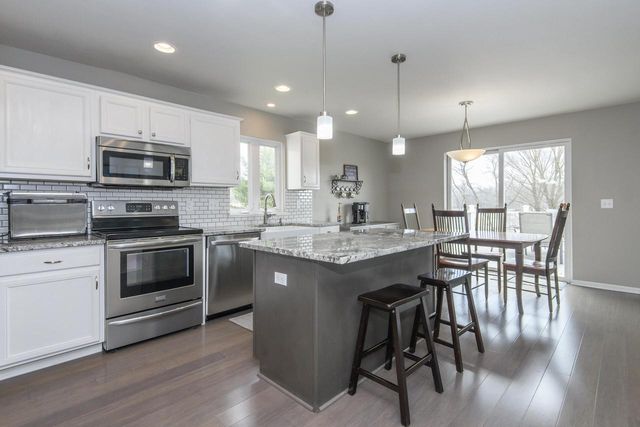 W231N7020 Homestead COURT, Sussex, WI 53089
