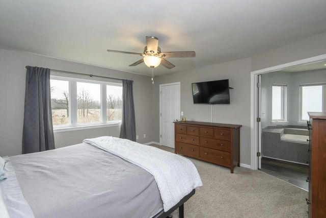 W231N7020 Homestead COURT, Sussex, WI 53089