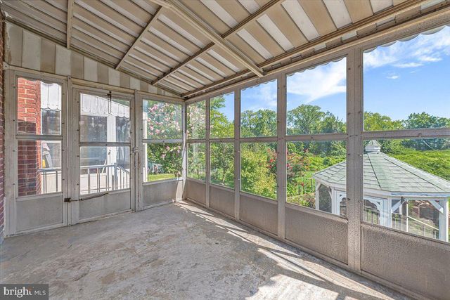 1814 LONGFORD DR, Hyattsville, MD 20782