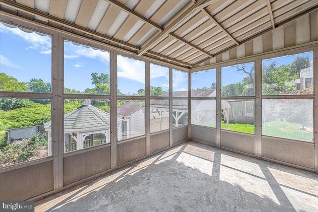 1814 LONGFORD DR, Hyattsville, MD 20782