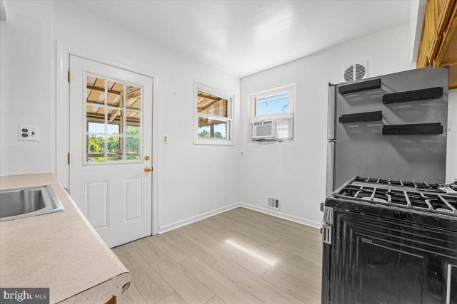 1814 LONGFORD DR, Hyattsville, MD 20782