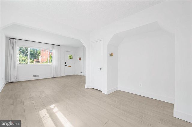 1814 LONGFORD DR, Hyattsville, MD 20782