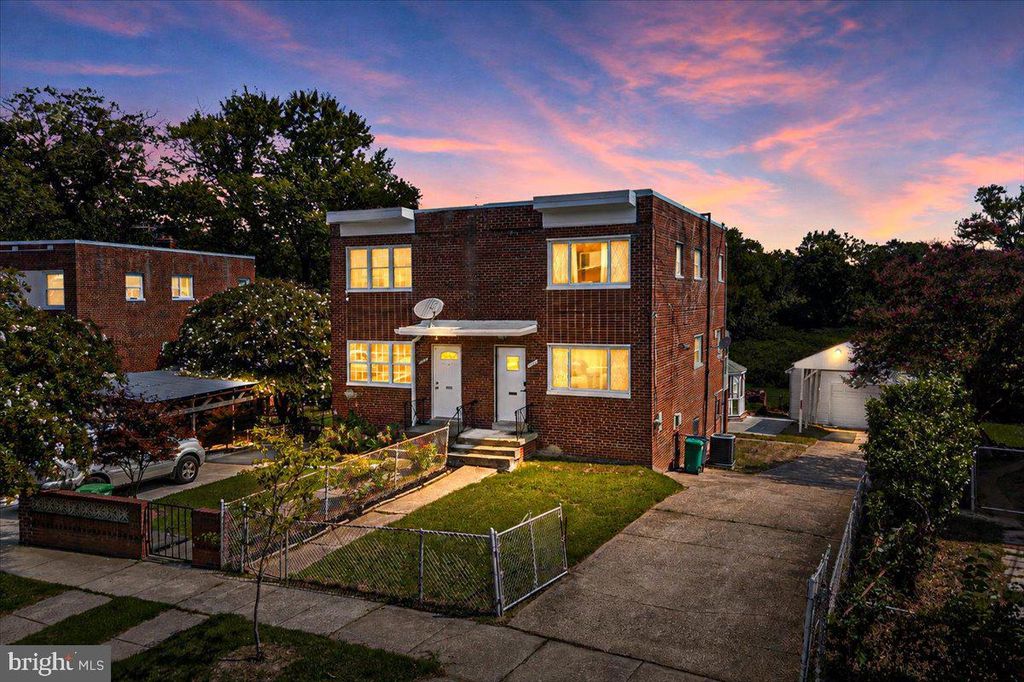1814 LONGFORD DR, Hyattsville, MD 20782