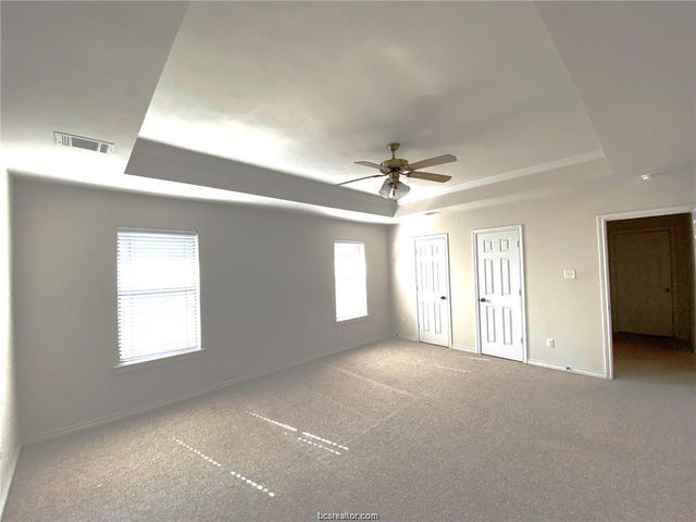 904 LaDove St, College Station, TX 77845