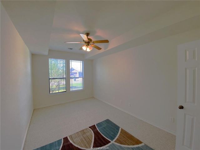 904 LaDove St, College Station, TX 77845