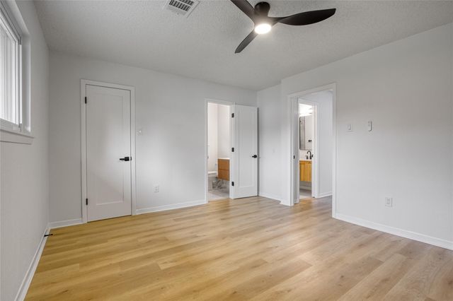 5802 Chrystell Lane, Houston, TX 77092