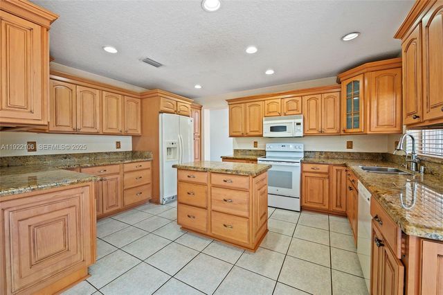 3320 Brussels Ave, Cooper City, FL 33026