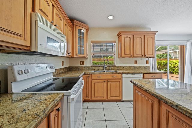 3320 Brussels Ave, Cooper City, FL 33026