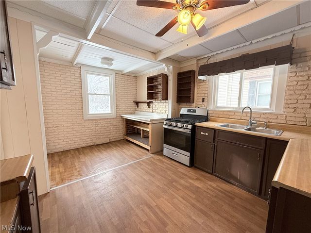 2140 12th Street, Akron, OH 44314