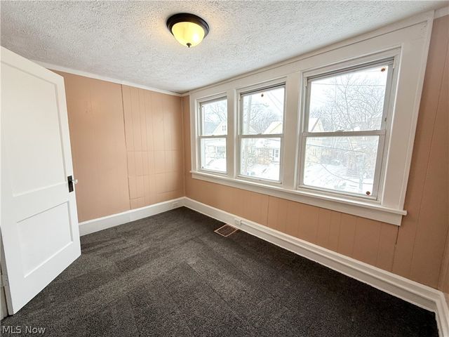 2140 12th Street, Akron, OH 44314
