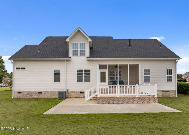 2243 Black Horse Lane, Winterville, NC 28590