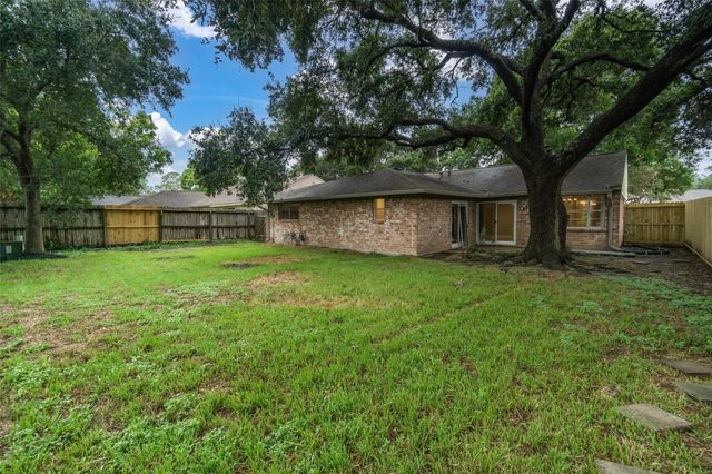 16450 Parksley Drive, Houston, TX 77059