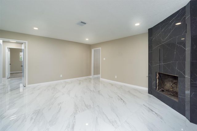 16450 Parksley Drive, Houston, TX 77059